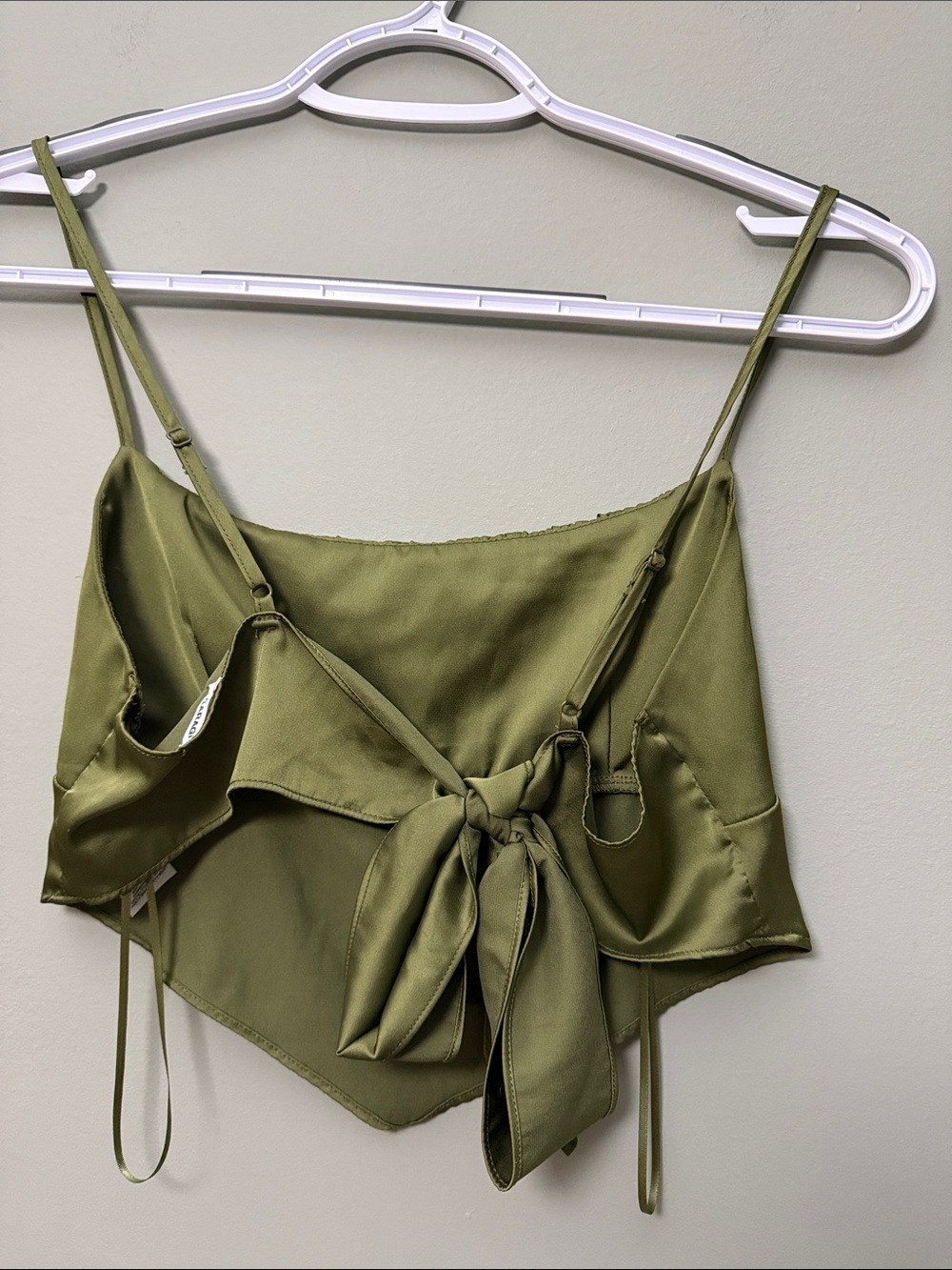 Backless Crop Top - Picture 2 of 3